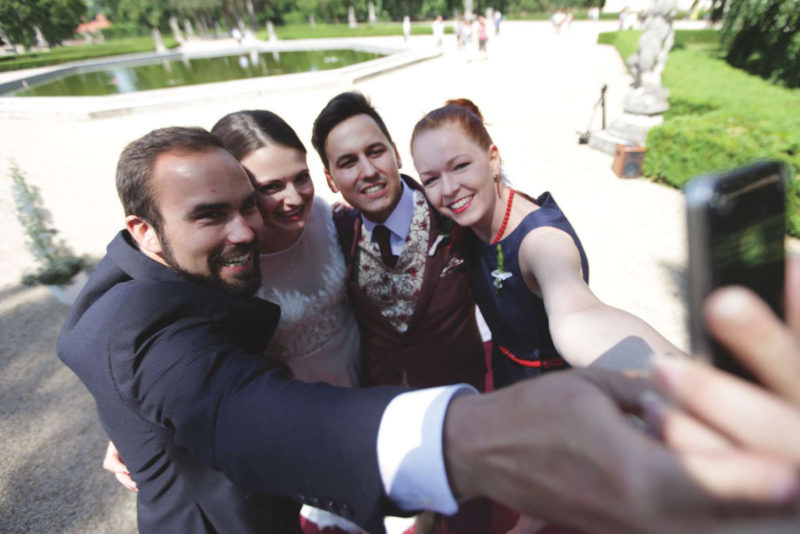 https://www.zamek-slavkov.cz/wp-content/uploads/svatby_park_1.jpg